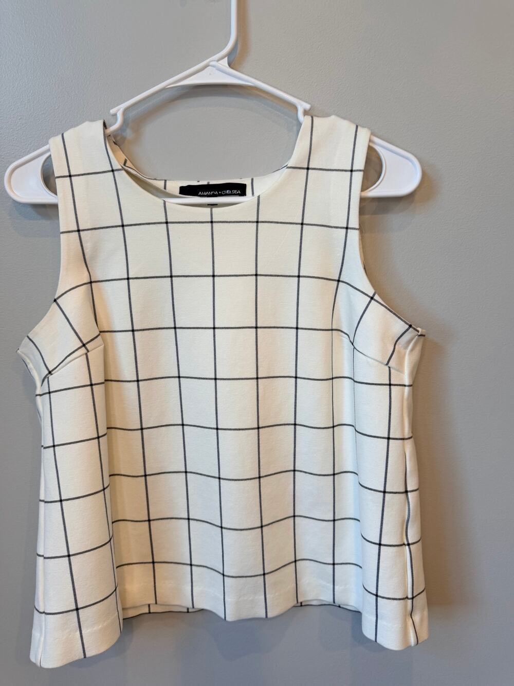Amanda + Chelsea Grid Pattern Sleeveless Blouse Workwear Minimalist Medium